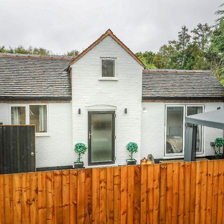 The Old Smokehouse Villa Rugeley Exterior foto