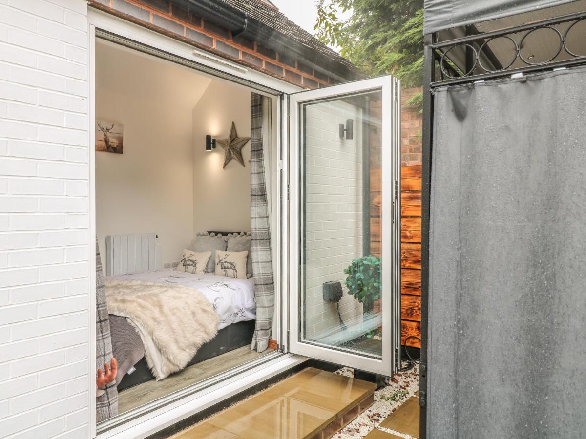 The Old Smokehouse Villa Rugeley Exterior foto
